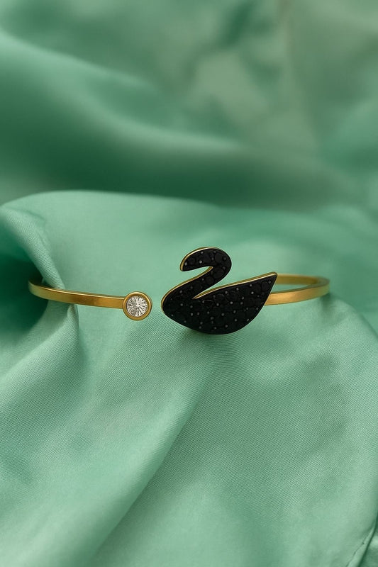 Single Black Swan Stainless Steel Bracelet – Gold (Elegant & Timeless Design)